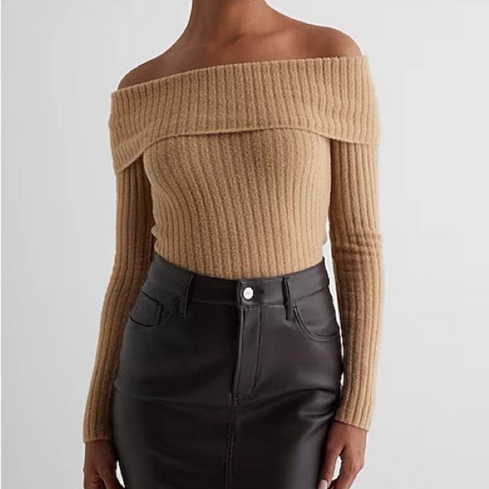 Express ribbed fitted off shoulder sweater size L pecan  new with tags